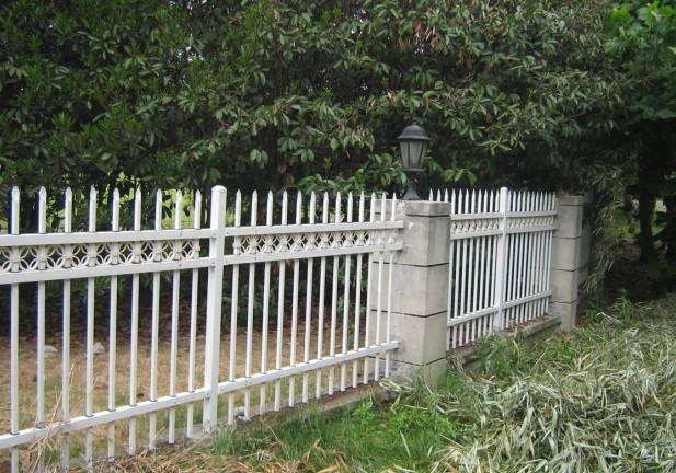 鹤岗/旅顺怎么做可以延长锌钢护栏的寿命！