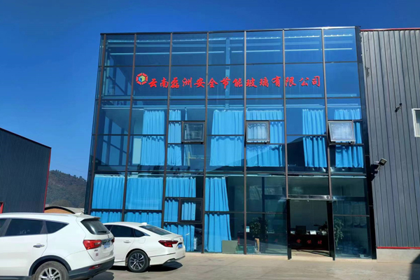 公司股東-磊洲節能玻璃加工廠