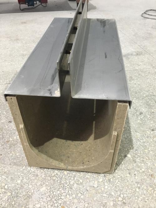無錫/蘇州讓我們了解一下不銹鋼溝蓋板比鑄鐵溝蓋板有什么優勢