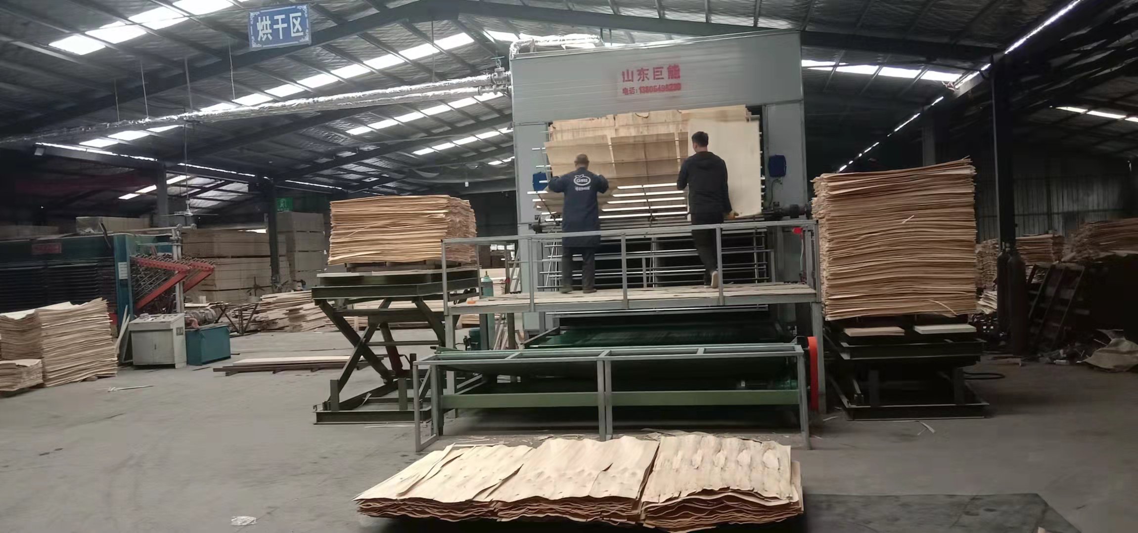 新型往复式单板木皮干燥烘干机设备操作现场（视频）