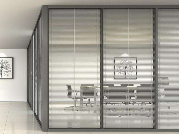 四种常见的办公室玻璃隔断设计