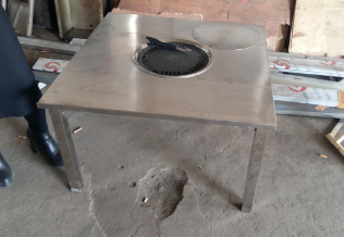 不锈钢餐桌出现锈斑应该如何解决？沈阳不锈钢桌加工厂家知道