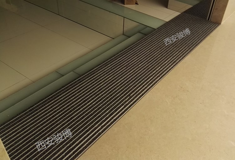 铝合金楼梯防滑垫 铝合金防除尘踏步地垫 西安铝镁合金定制地垫门垫