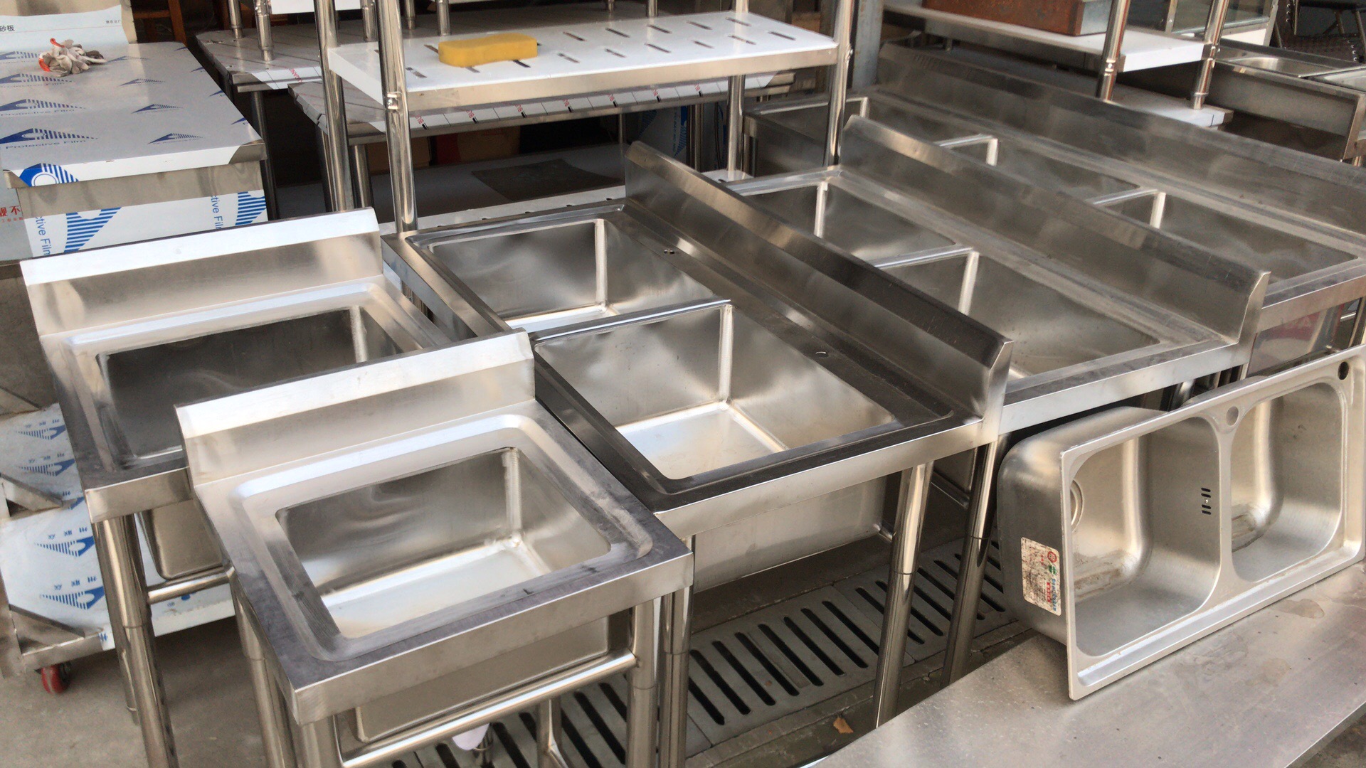 四川厨房设备厂家为你科普烤箱怎样使用才安全