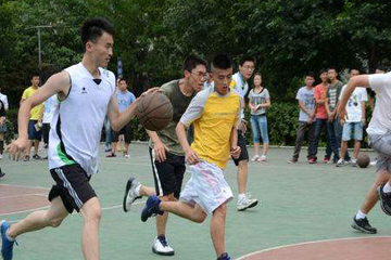 西安篮球培训班俱乐部暑假篮球培训班开班啦