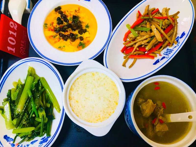 月子餐