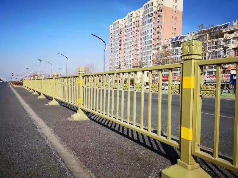 黄金道路护栏