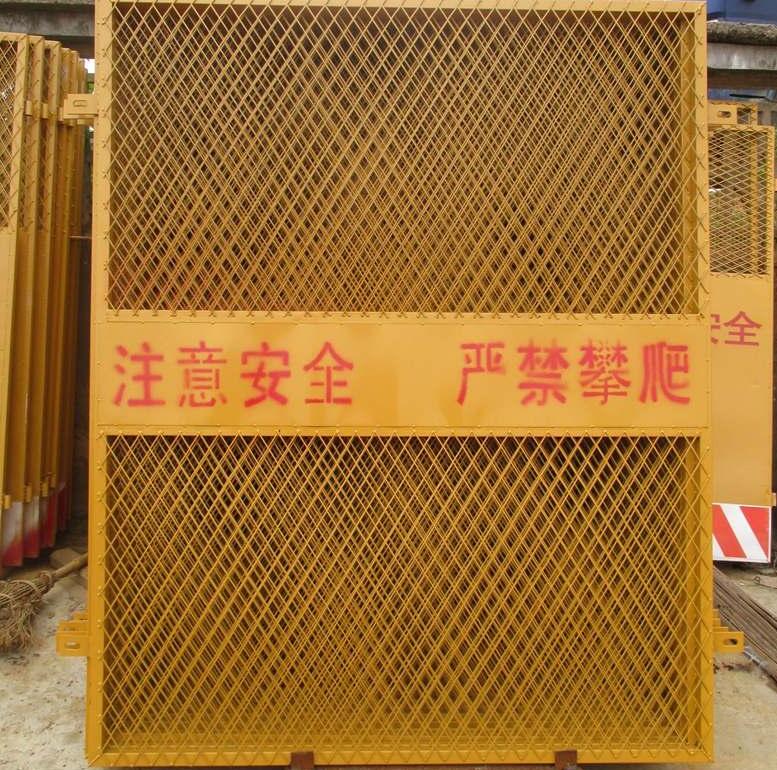 云南電梯防護網門在施工作業中的正確操作方法