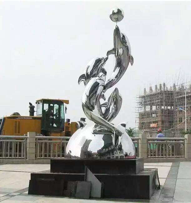 不銹鋼雕塑價格如何？關于不銹鋼雕塑價格的問題！