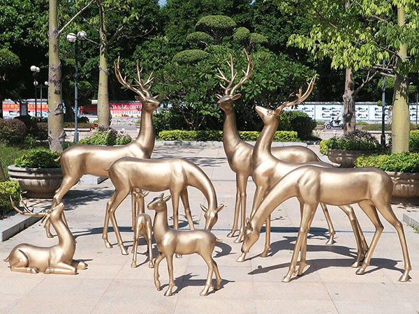 云南玻璃鋼動物雕塑的制作