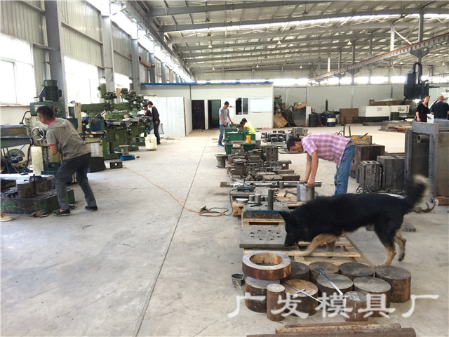 云南塑料模具厂加工厂家