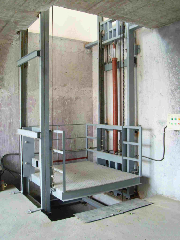 昆明导轨式升降机也叫液压电梯它有什么特点