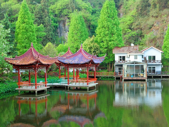 花红圣泉--昆明园林式的休闲山庄