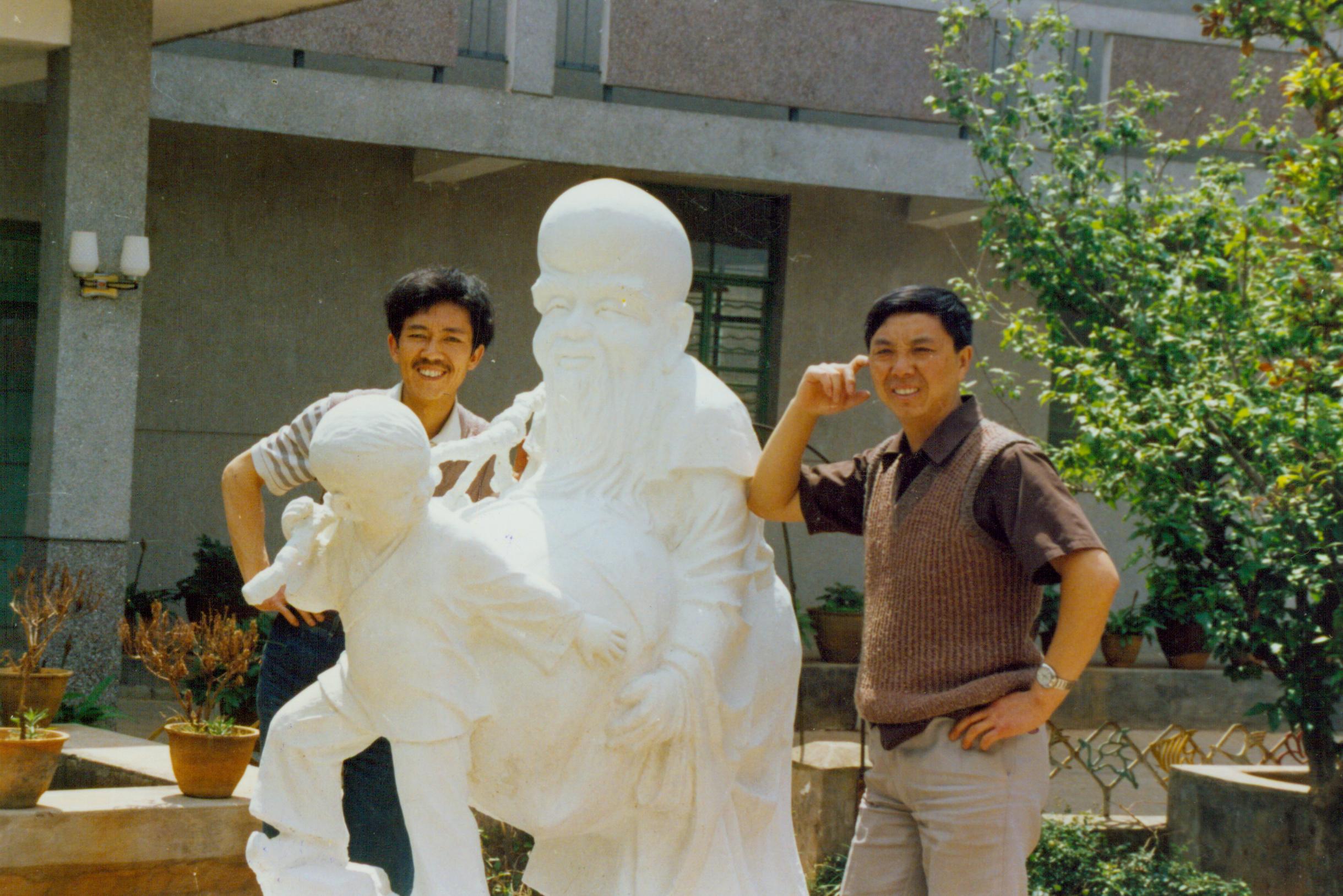 昆明第一养老院雕塑 -寿星与童子（500）