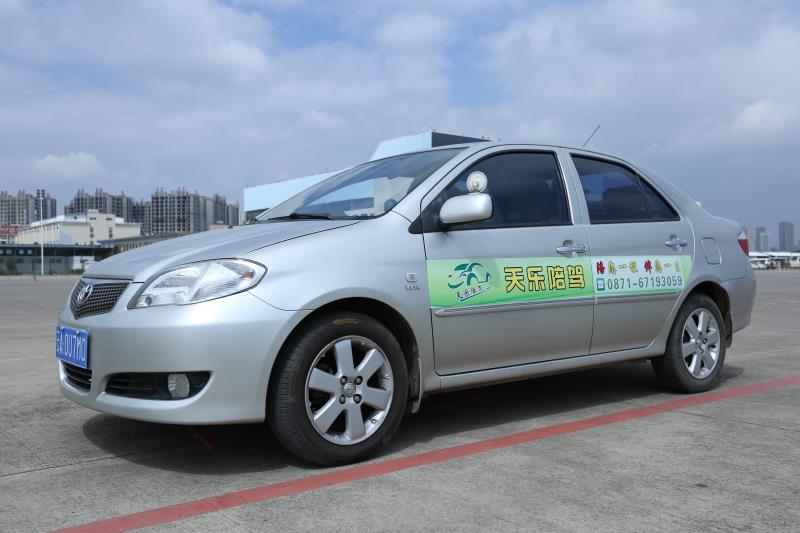 云南汽车陪驾公司讲解安全带的重要性