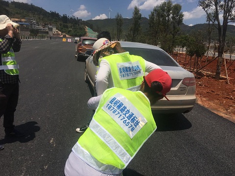 简述影响道路划线附着力的因素