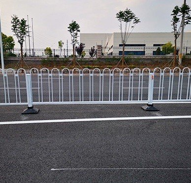 怎么正确安装道路护栏?
