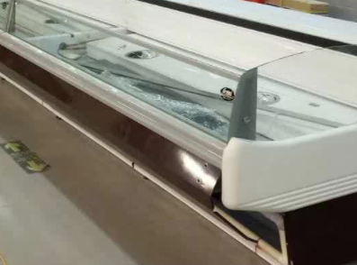 天水展示冰柜厂家为您分享商用冷柜的保养小技巧