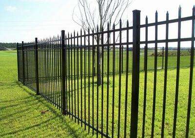 对于铁艺围栏的去污方法以及铁艺栏杆施工措施