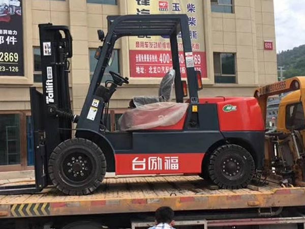 臺勵福叉車