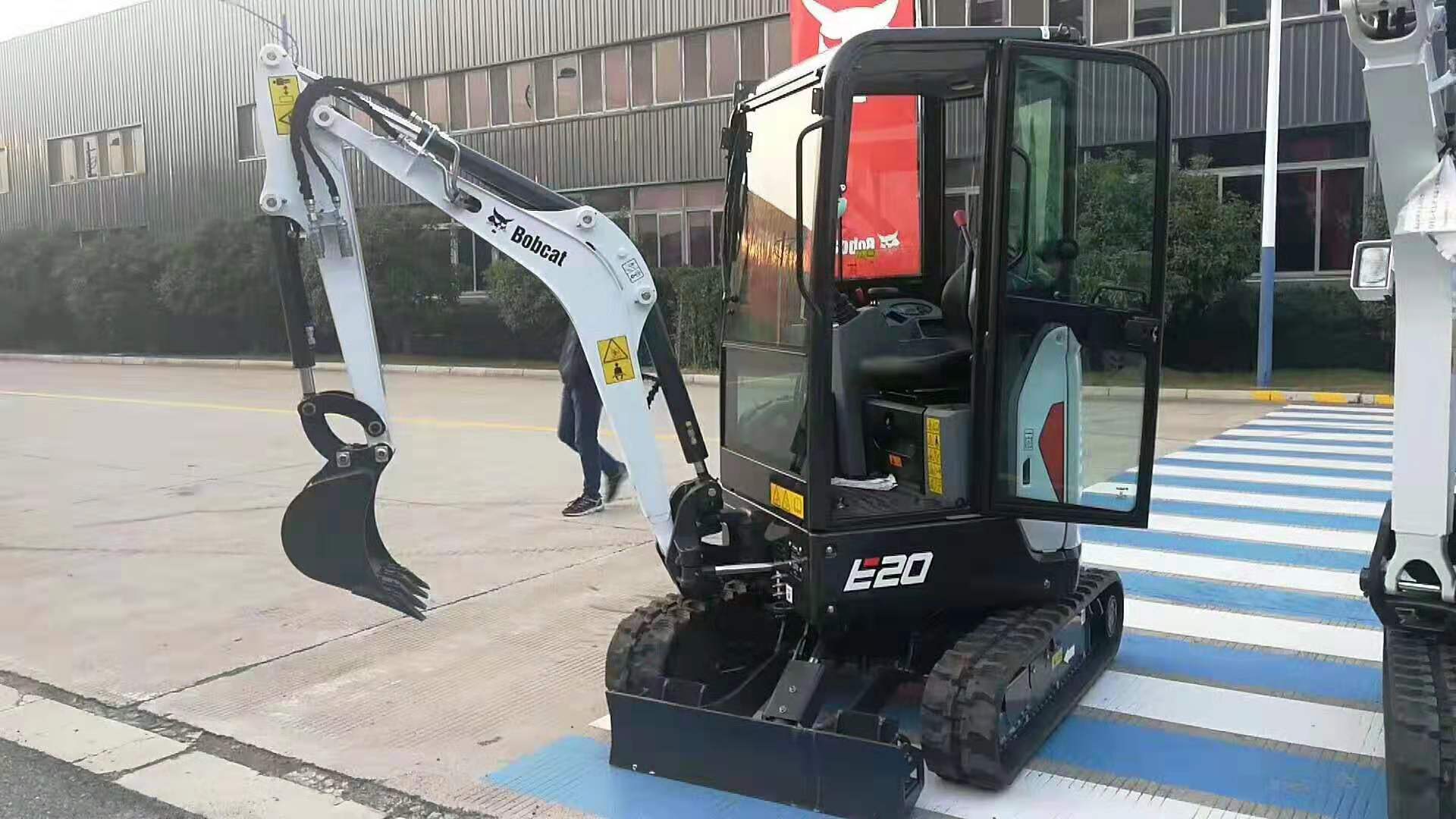 昆明山猫挖掘机厂家