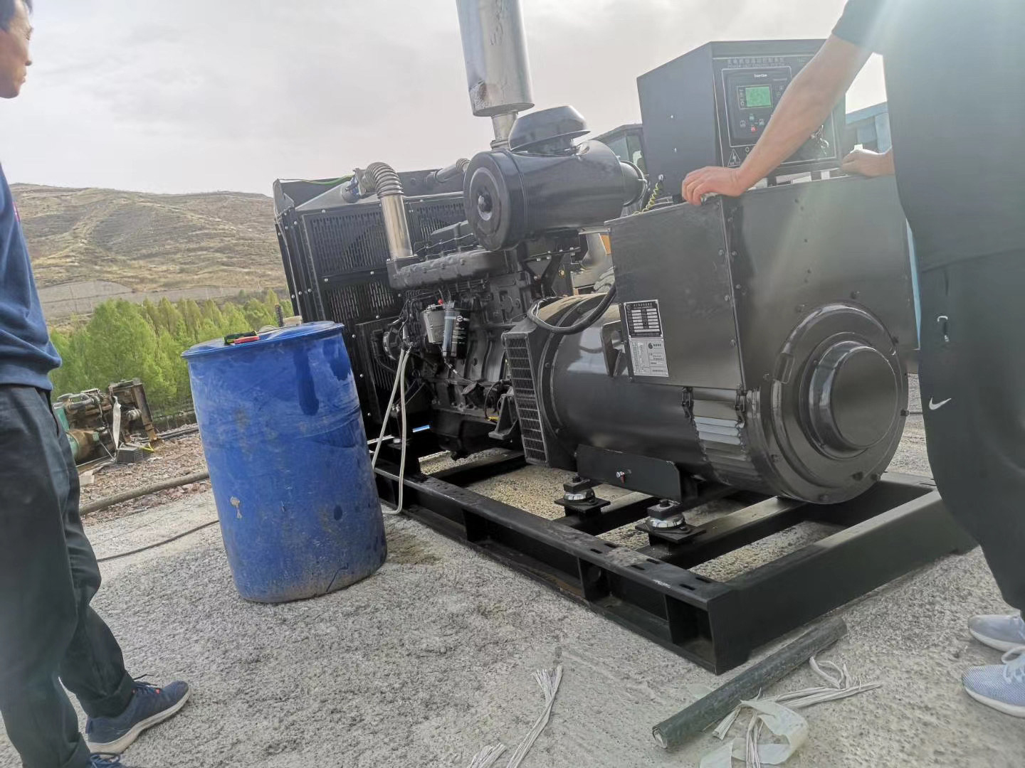 2臺350kw機組發往隧道工地