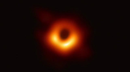 惊艳的艺术科学！让黑洞有了一张“正面照”！