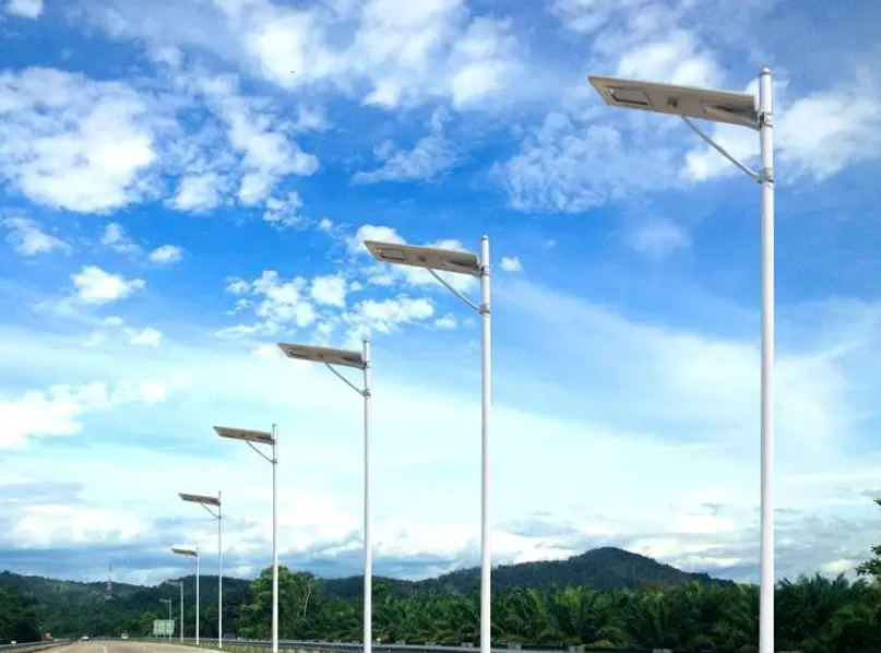 甘肃太阳能路灯厂家介绍路灯的价格为什么比普通路灯贵？