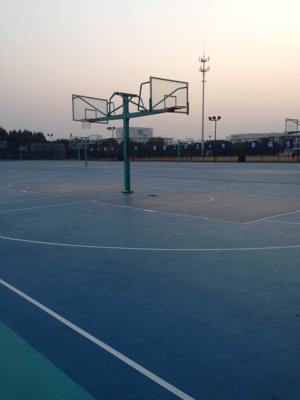 南京硅pu球场就找名第体育-南京名第提供标硅pu球场准设计方案及施工步骤-南京塑胶跑道