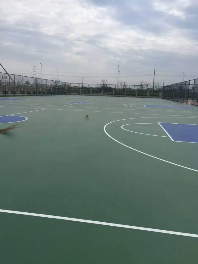 南京硅pu球场，硅pu场地施工，硅pu弹性球场的优势-名第体育