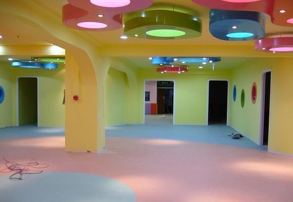 南京幼儿园塑胶地板铺设，幼儿园PVC塑胶地板,PVC地板的优势-名第体育