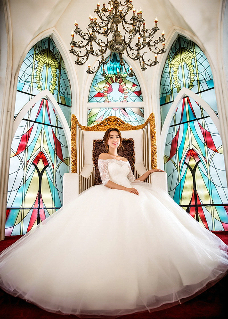 安阳高端婚纱摄影告诉你如何拍出明星婚纱照的美姿技巧