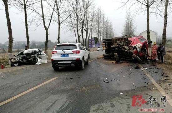 杭州吸水毛巾批发发现抢劫司机撞车身亡