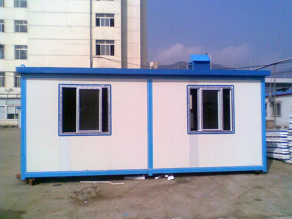 活動板房的結構穩定可靠，屋面采用結構防水設計