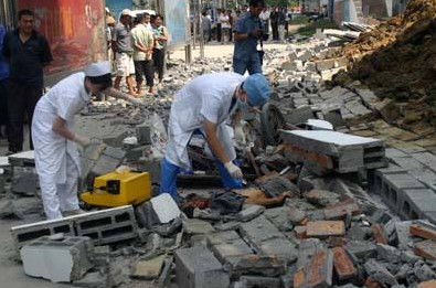 扬州工地坍塌，绵阳丧葬服务店祈祷逝者安息