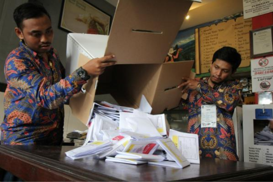 印尼大选累死200多人，绵阳丧葬服务店为其哀悼
