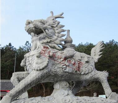 青海湖畔开启国际雕塑与大地艺术旅游季