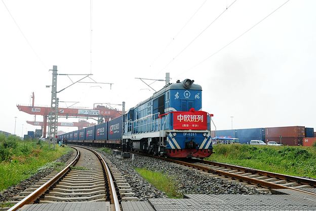 西安到新疆的中歐鐵路整箱西安始發站