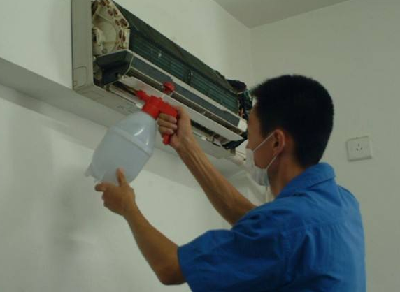 襄阳空调维修公司介绍挂壁式空调器主控板电路