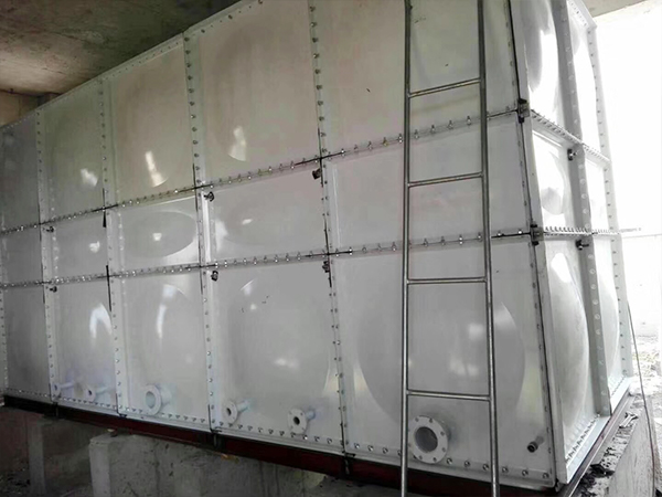 玻璃鋼熱水箱