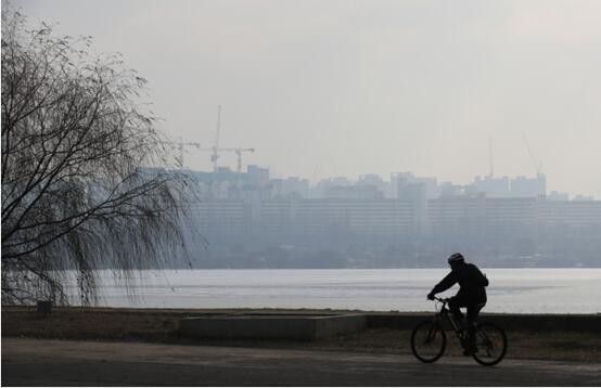湛江皮革批发发现韩国首尔公交地铁免费以治雾霾