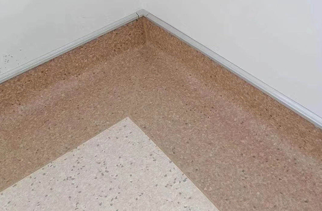 关于木地板的缝隙问题该如何解决？