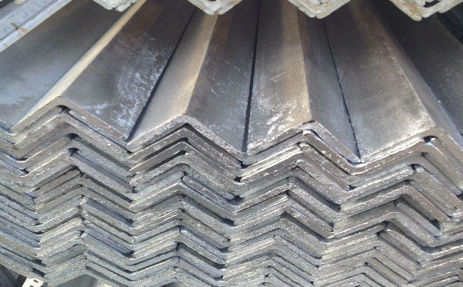 鍍鋅層結構可以確保鍍鋅角鋼在運送和使用時免受機械損傷！