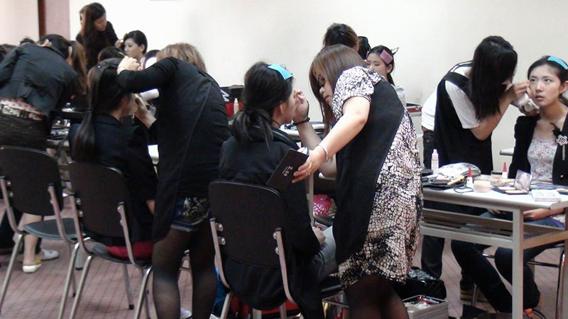 濮阳环球化妆培训老师告诉你 8个技巧打造韩式新娘完美妆容