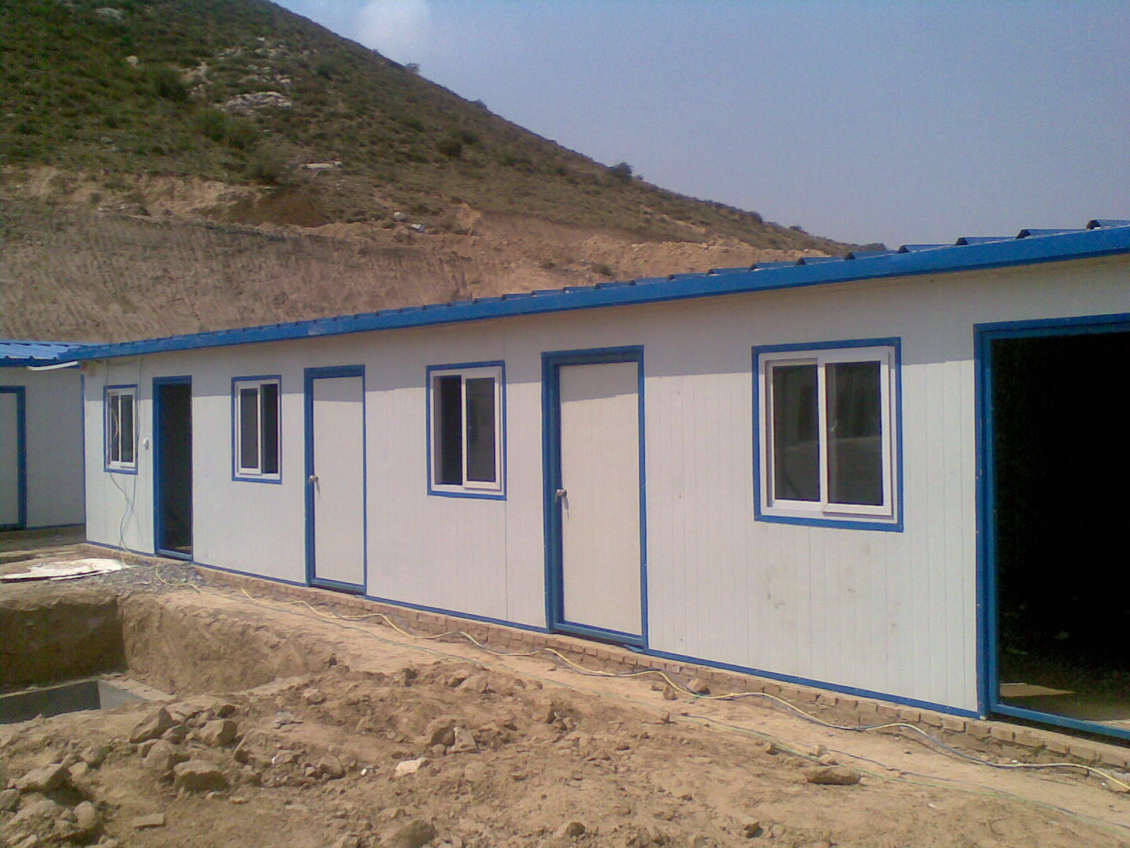 新疆庆达伟业专业生产、设计安装钢结构工程