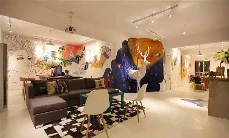 河南家装墙绘彩绘公司电话讲述适合客厅的彩绘风格