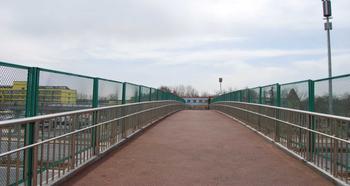 乌鲁木齐市  铁路护栏如何做好防腐处理？