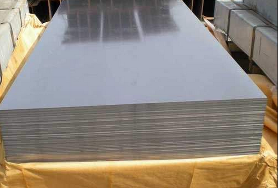 云南钢板厂家常用等离子切割机切割钢板