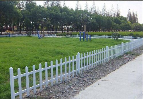 鹤岗/双鸭山对于草坪护栏要怎么挑选适合的呢