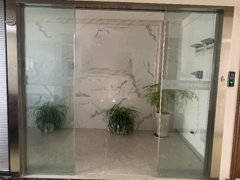 在云南昆明订购玻璃推荐昆明三汇装饰工程有限公司